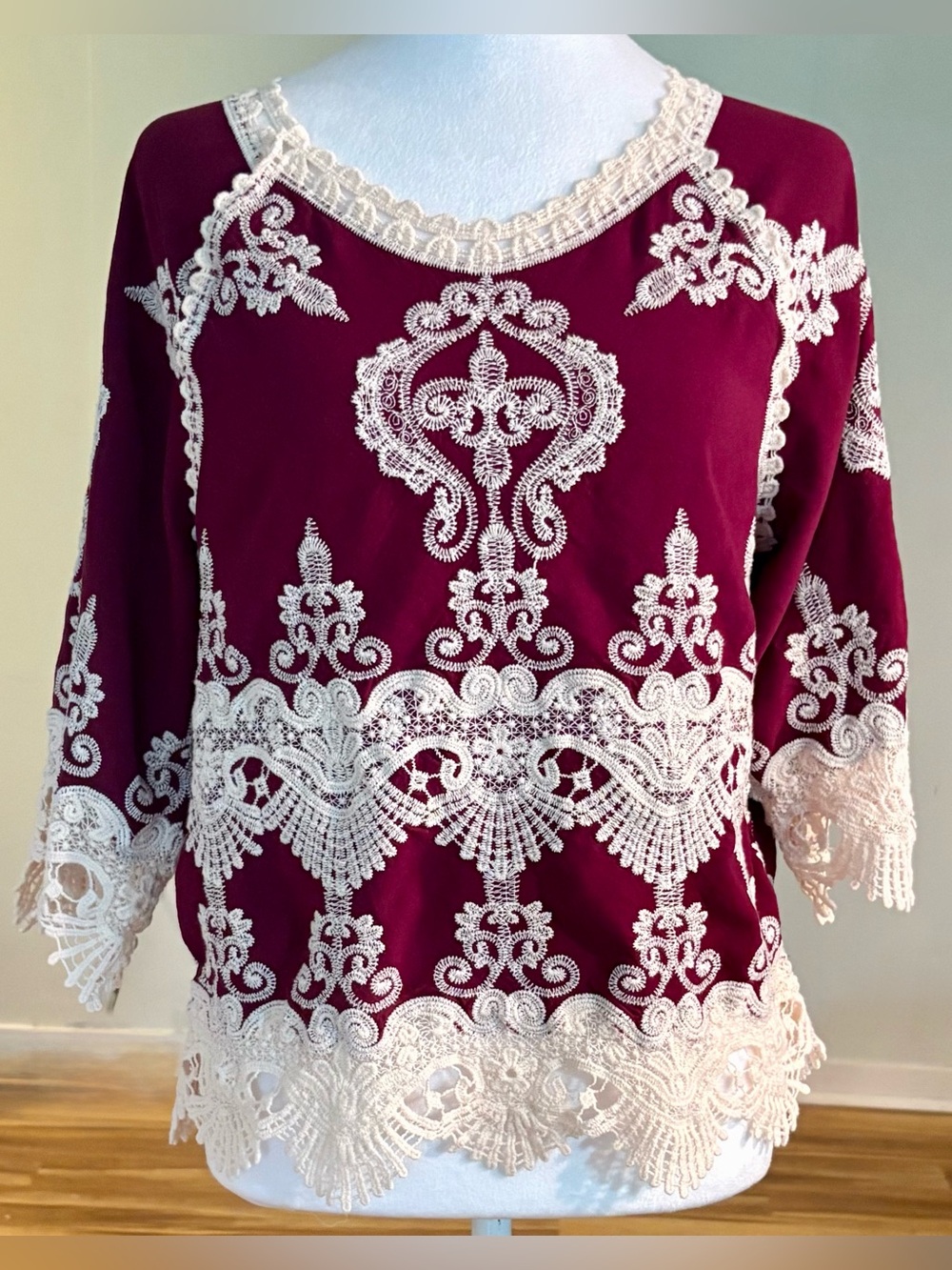 Leo & Nicole Boho Embroidered Lace Trim Burgundy Top, Size Petite Med